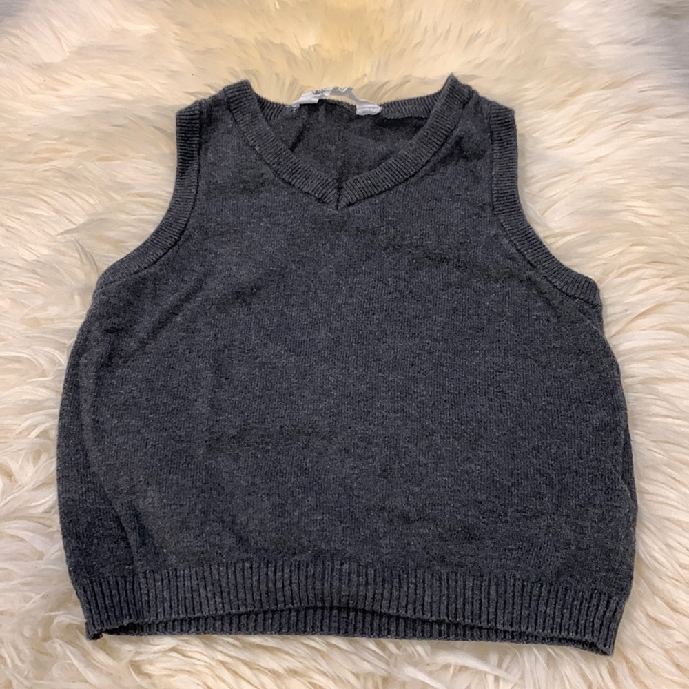 H&M Gray Sweater Vest in size 3-4T